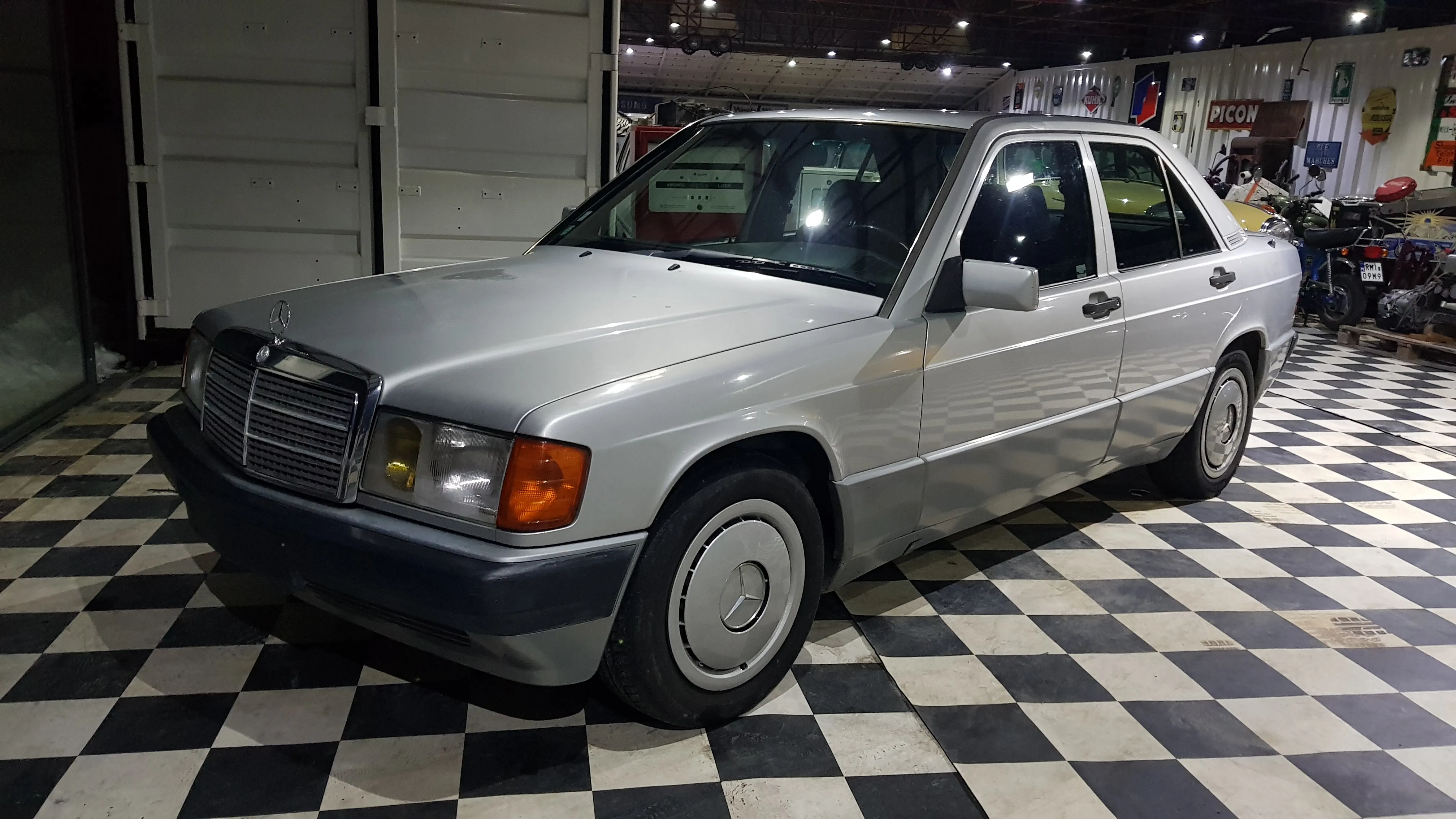 Mercedes-Benz 190 (W201)